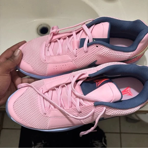 Ja morant 1 day one soft pink - Picture 2 of 6